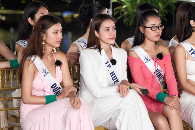 Trình diễn giữa đêm mưa lạnh, dàn thí sinh Miss Cosmo Vietnam 2025 vẫn khiến Minh Tú lắc đầu: "Cực kì thất vọng"- Ảnh 4.