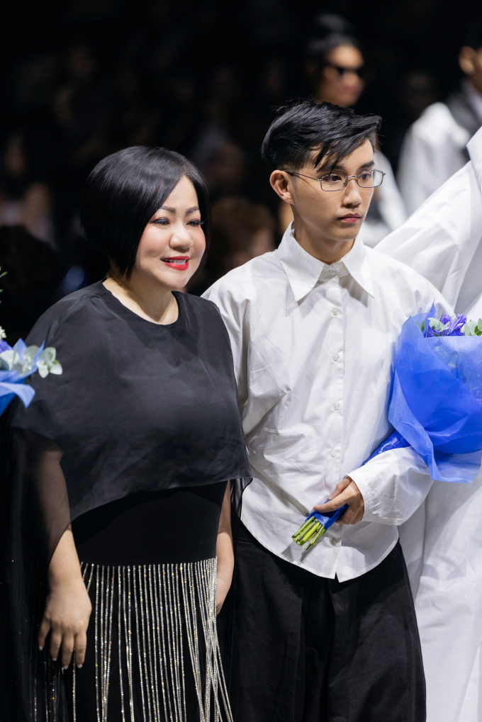 Đêm thứ 2 AVIFW SS 2025: Hương Giang - Lan Khuê trở lại sàn diễn, Bùi Quỳnh Hoa - Tú Anh "phủ sóng"- Ảnh 10.