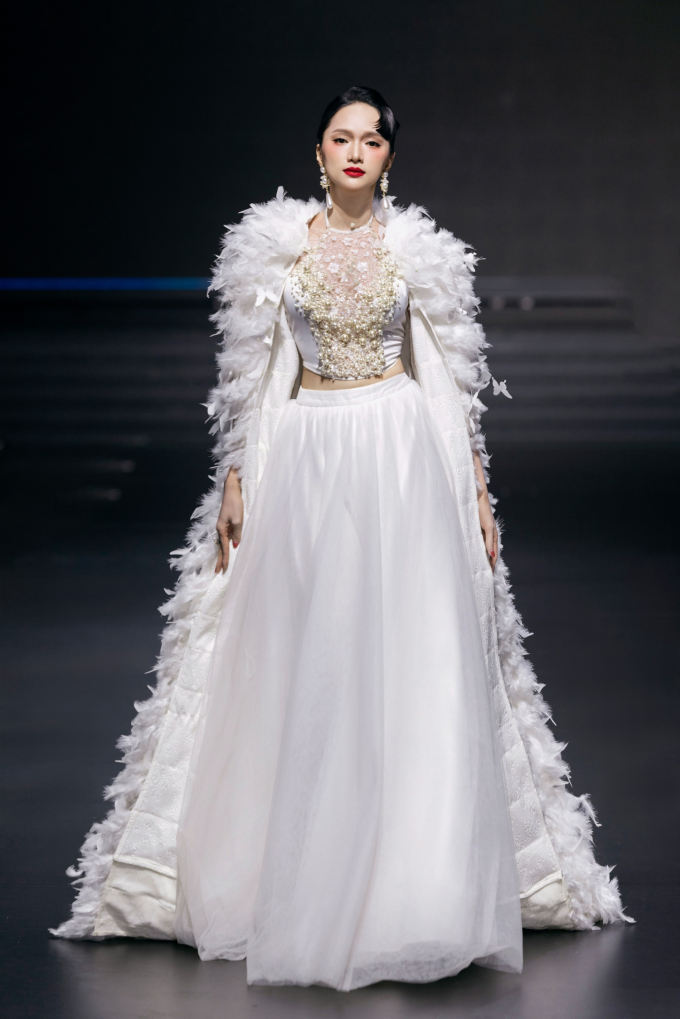 Đêm thứ 2 AVIFW SS 2025: Hương Giang - Lan Khuê trở lại sàn diễn, Bùi Quỳnh Hoa - Tú Anh "phủ sóng"- Ảnh 6.