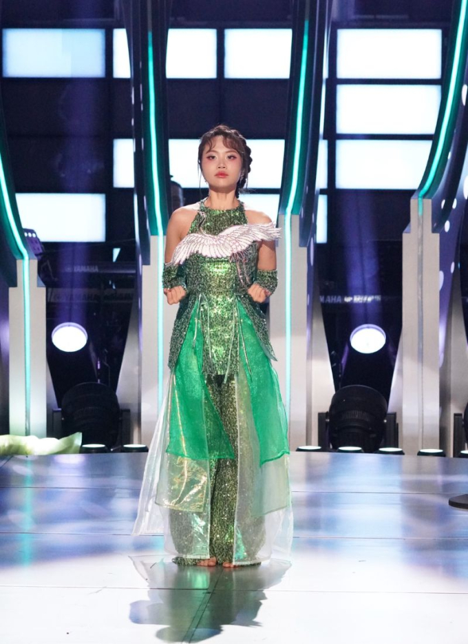 Phương Mỹ Chi "thêu" hồn Việt trong từng chi tiết, chiến thắng ngoạn mục tại "Sing! Asia" với "Rock hạt gạo"- Ảnh 8.