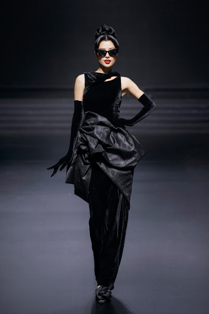 Đêm thứ 2 AVIFW SS 2025: Hương Giang - Lan Khuê trở lại sàn diễn, Bùi Quỳnh Hoa - Tú Anh "phủ sóng"- Ảnh 11.