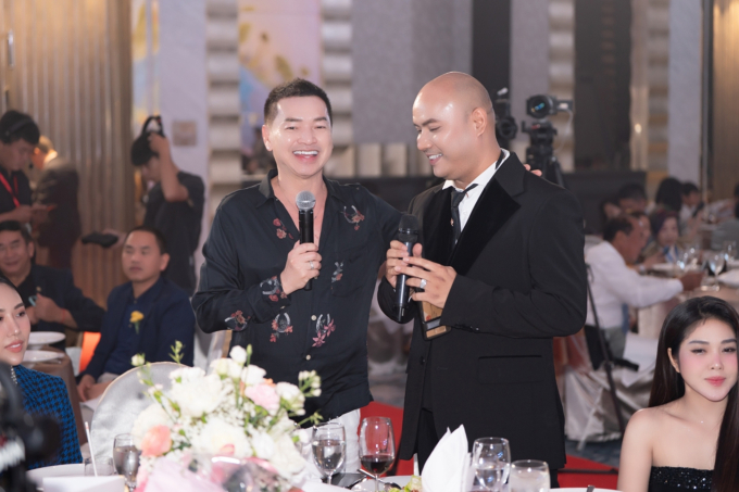 A Tuân song ca cùng Ngọc Sơn trong ngày tái xuất tại Thái Lan- Ảnh 4.