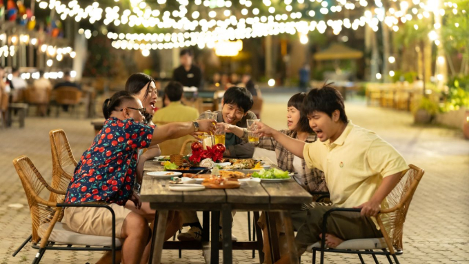 "Mang mẹ đi bỏ" tung trailer hài hước, hé lộ vai diễn của Quốc Khánh - Hải Triều - Lâm Vỹ Dạ - Vinh Râu- Ảnh 3.