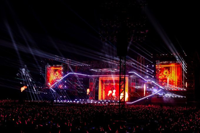 33 anh tài “đốt cháy” sân khấu Concert "Anh trai vượt ngàn chông gai" Day 5 với setlist dài hơn 50 ca khúc- Ảnh 4.