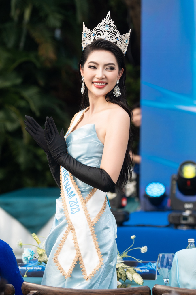 Lần đầu tiên đưa sân khấu về vùng biển hoang sơ, Miss Ocean Vietnam 2025 chơi lớn với “concept hoàng hôn”- Ảnh 7.