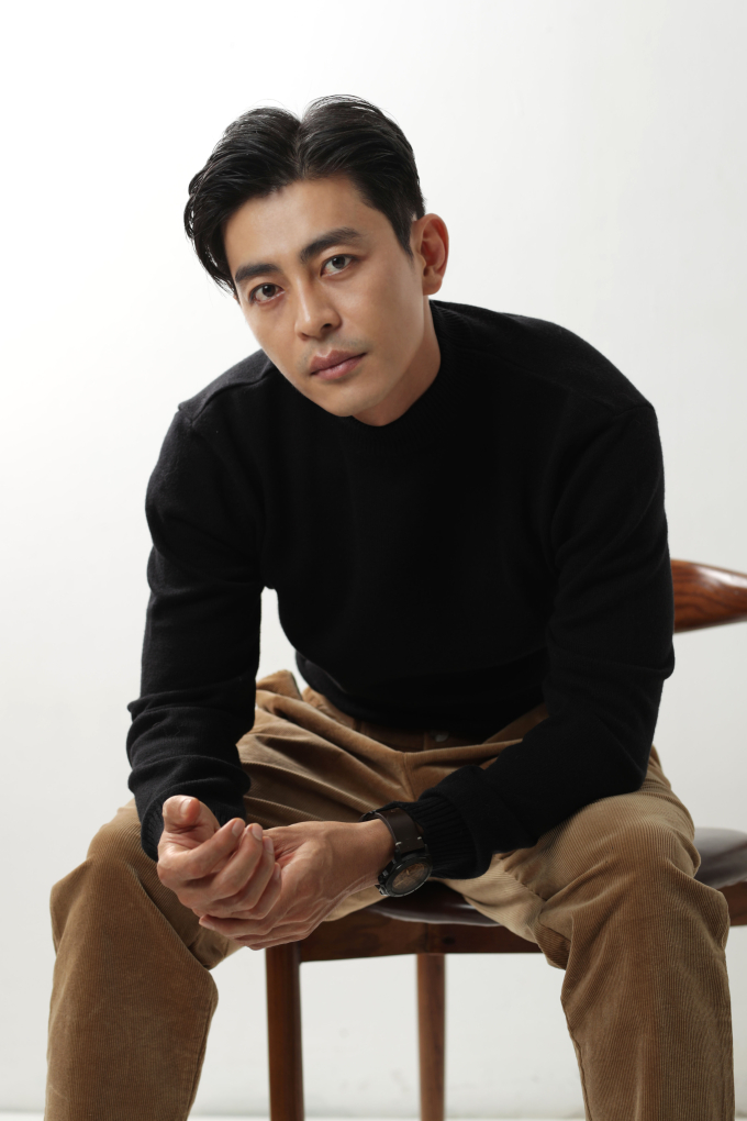 “Thám Tử Kiên” Quốc Huy lồng tiếng vai chính của tài tử Lee Je-hoon trong phim "Mượn rượu đẩy kèo"- Ảnh 3.