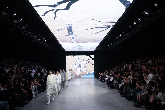 DEPA Fashion Show 2025: Minh Tú mở màn với hình tượng người mẹ, 5 nhà thiết kế trẻ debut cực chất- Ảnh 9.