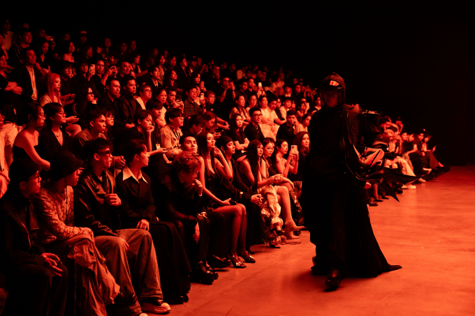 DEPA Fashion Show 2025: Minh Tú mở màn với hình tượng người mẹ, 5 nhà thiết kế trẻ debut cực chất- Ảnh 11.