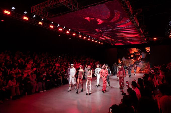DEPA Fashion Show 2025: Minh Tú mở màn với hình tượng người mẹ, 5 nhà thiết kế trẻ debut cực chất- Ảnh 13.