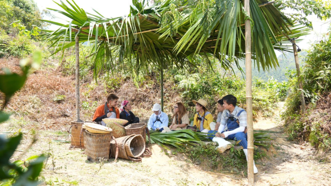 "Gia đình Haha" hội ngộ "chị đẹp" Minh Tuyết, lắng đọng về câu chuyện cơn bão số 3- Ảnh 3.