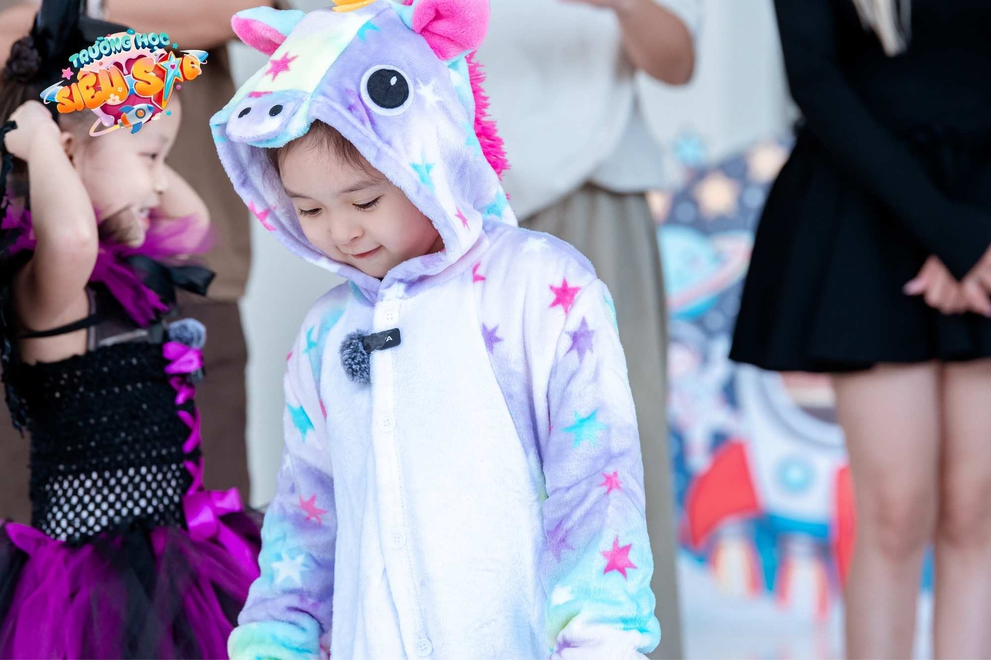 Trường Học Si&ecirc;u Sao Tập 10: Độc lạ trang phục của MinHee, Bona c&ugrave;ng c&aacute;c nh&oacute;c tỳ nh&iacute; nhố - Ảnh 4.