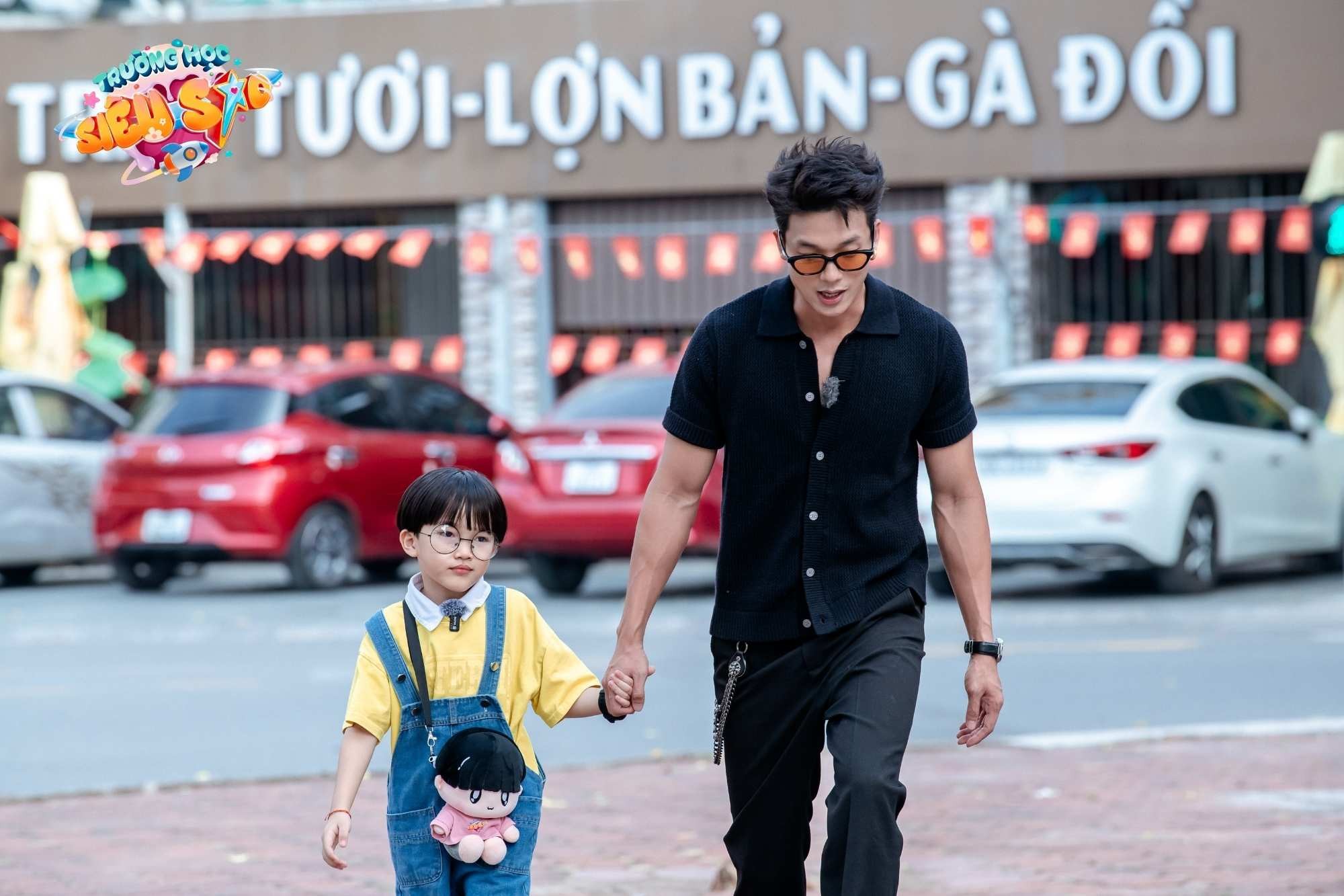 Trường Học Si&ecirc;u Sao Tập 10: Độc lạ trang phục của MinHee, Bona c&ugrave;ng c&aacute;c nh&oacute;c tỳ nh&iacute; nhố - Ảnh 1.