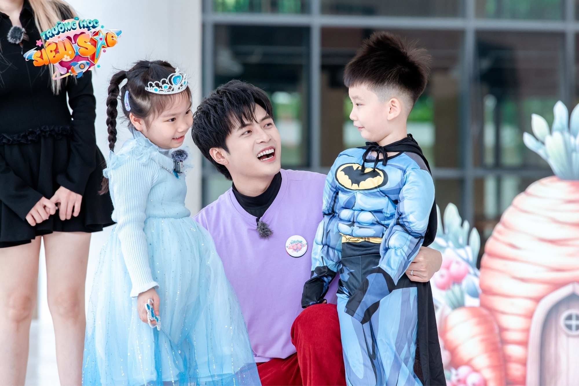 Trường Học Si&ecirc;u Sao Tập 10: Độc lạ trang phục của MinHee, Bona c&ugrave;ng c&aacute;c nh&oacute;c tỳ nh&iacute; nhố - Ảnh 3.