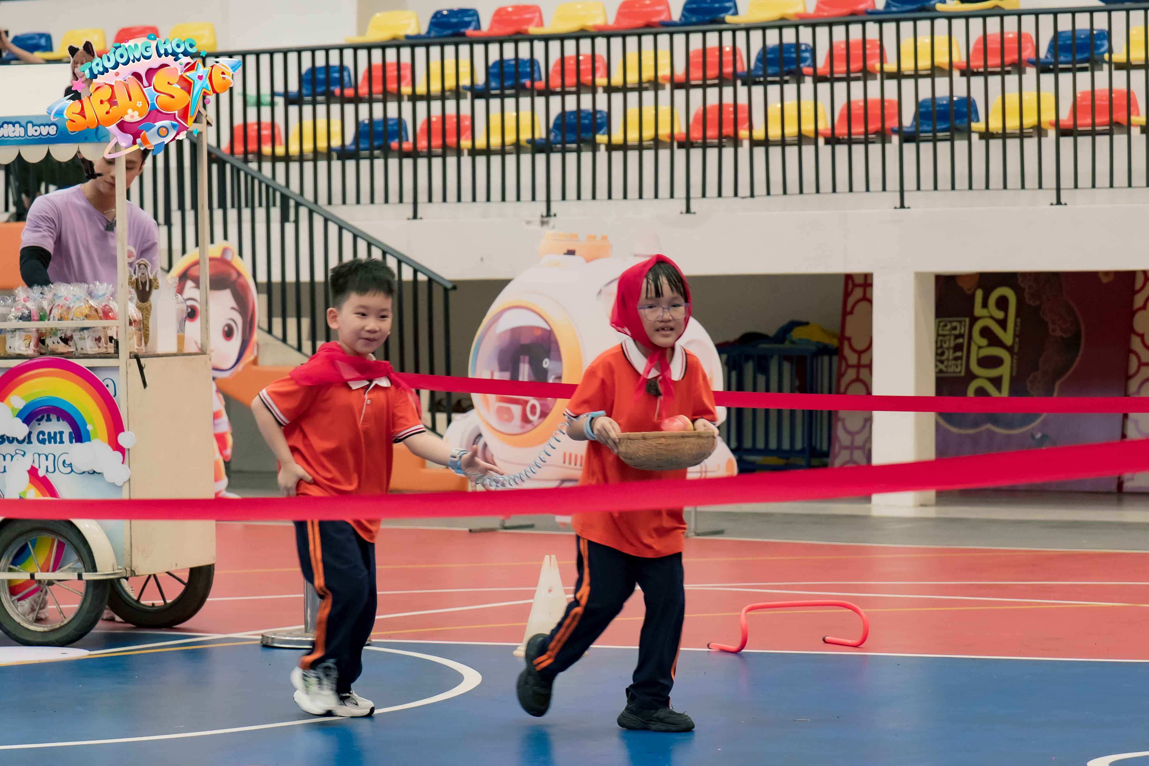 Trường Học Si&ecirc;u Sao Tập 4: Hai học tr&ograve; x&iacute;ch m&iacute;ch, L&acirc;m Vỹ Dạ, Gin Tuấn Kiệt v&agrave;o cuộc 'xử l&yacute;' - Ảnh 4.