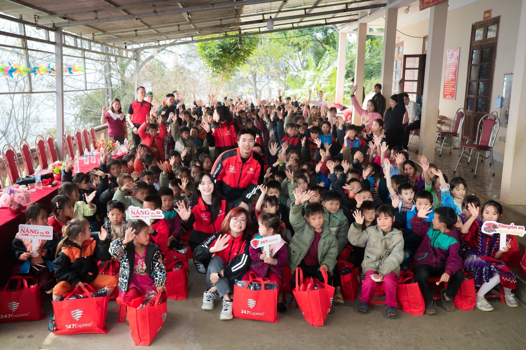 Thanh Thuỷ khoe giọng h&aacute;t theo c&aacute;ch kh&ocirc;ng ai ngờ - Ảnh 4.