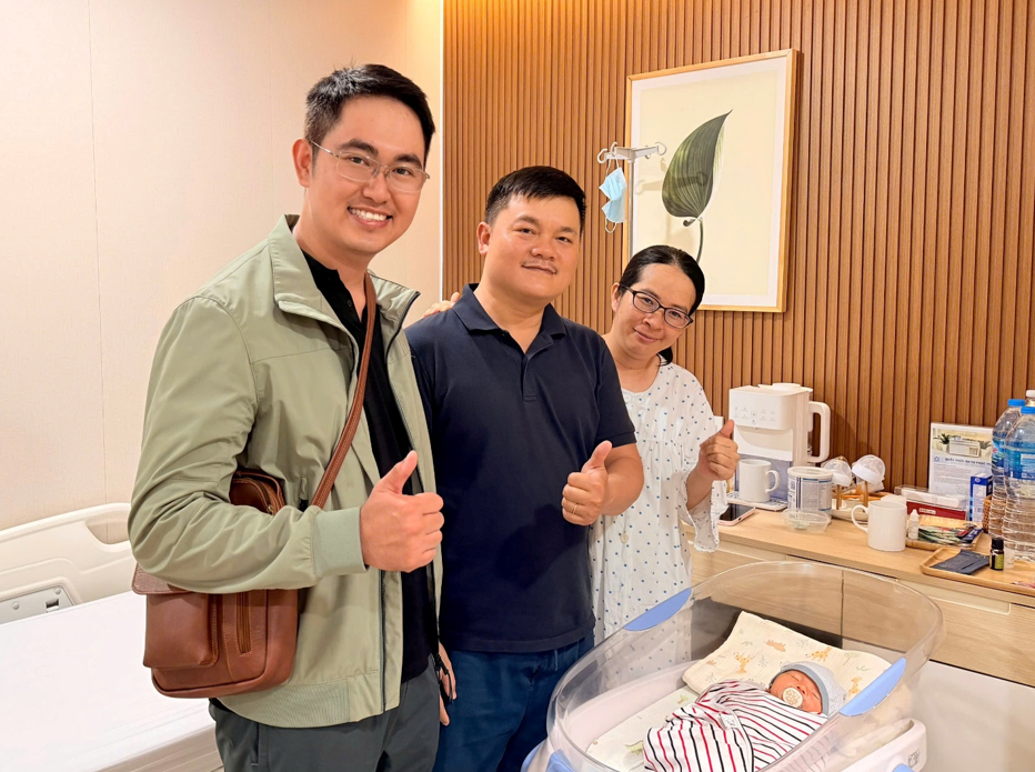 IVF chi ph&iacute; hợp l&yacute; mở ra hy vọng l&agrave;m cha mẹ cho nhiều cặp vợ chồng hiếm muộn- Ảnh 2.