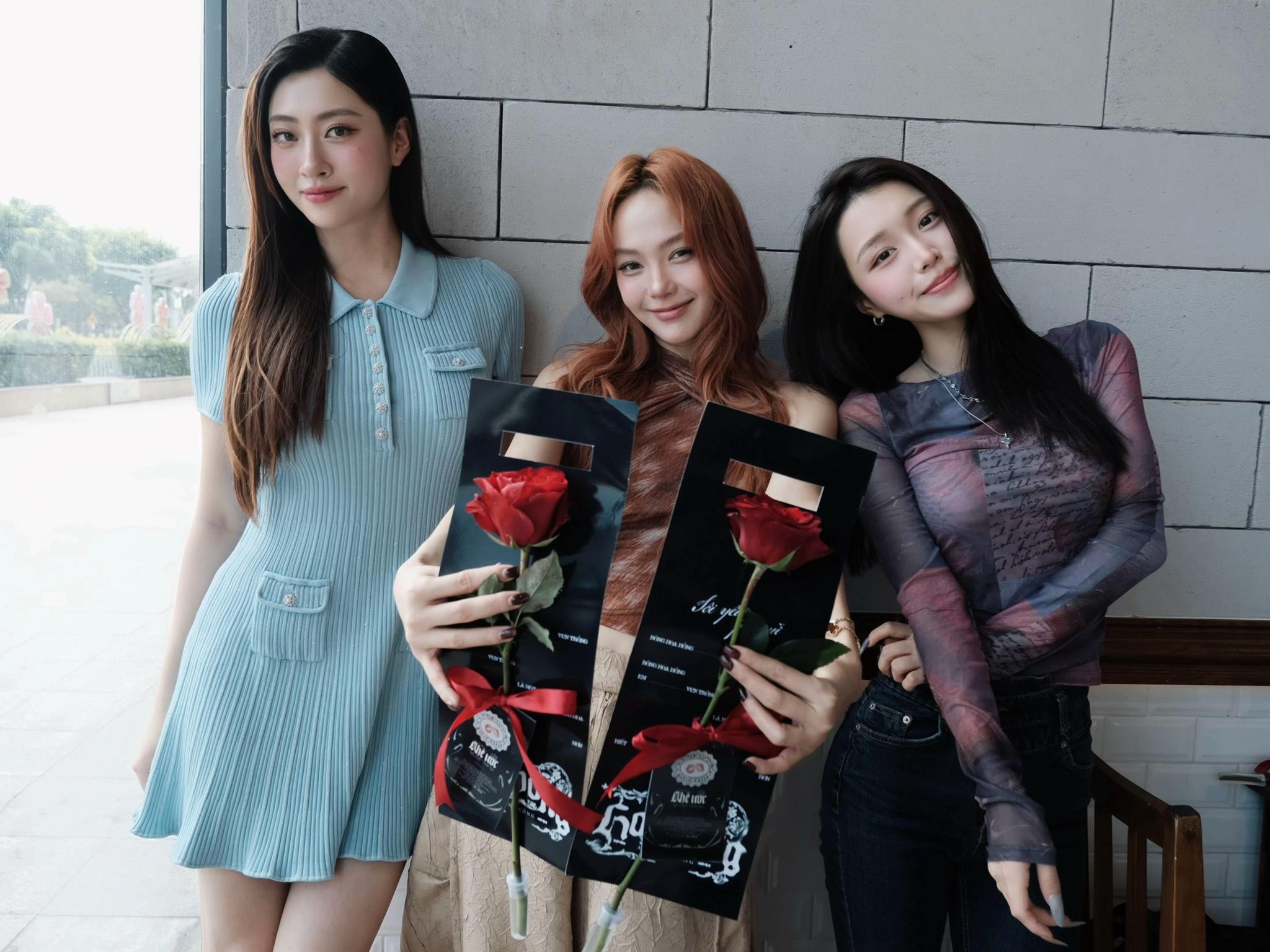 'Vườn hồng' rực rỡ của Minh Hằng ng&agrave;y 8/3: To&agrave;n chị đẹp nhan sắc - Ảnh 2.