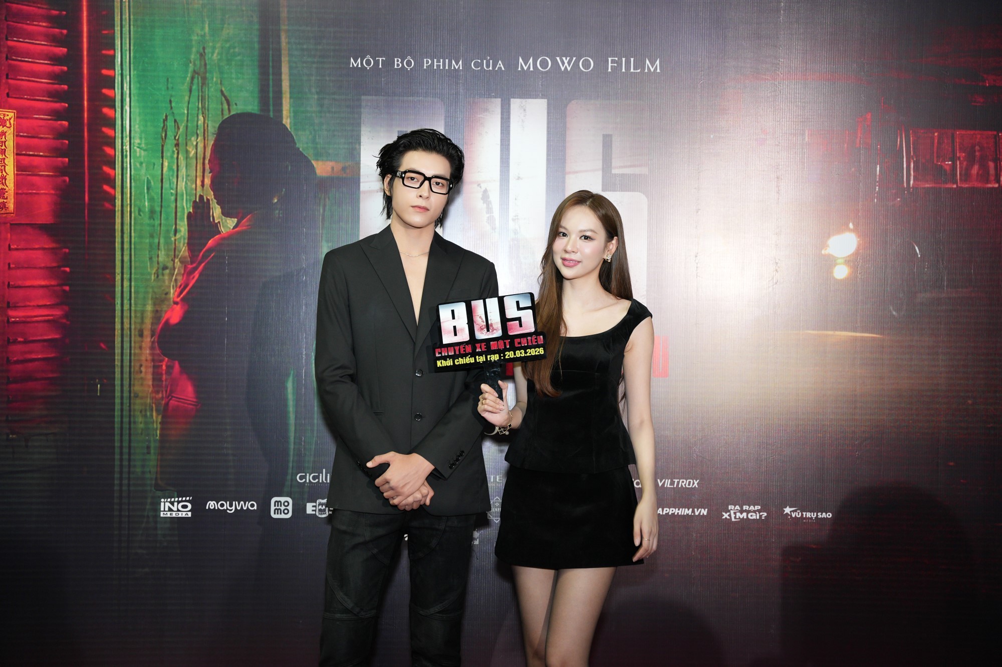 V&acirc;n Trang trở lại sau 10 năm, &Aacute; hậu Minh Ki&ecirc;n bật kh&oacute;c ng&agrave;y ra mắt phim đầu ti&ecirc;n - Ảnh 6.