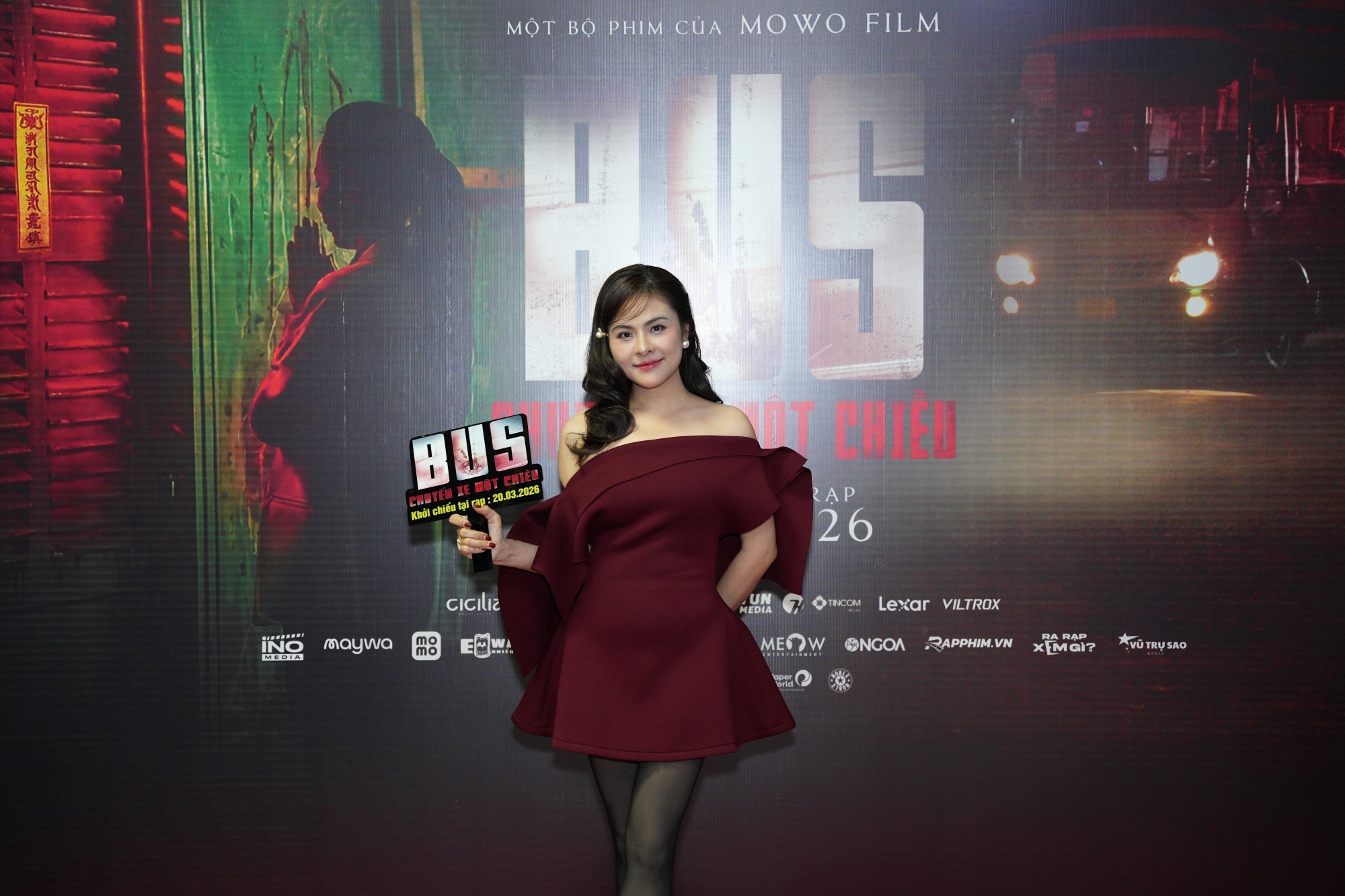 V&acirc;n Trang trở lại sau 10 năm, &Aacute; hậu Minh Ki&ecirc;n bật kh&oacute;c ng&agrave;y ra mắt phim đầu ti&ecirc;n - Ảnh 3.