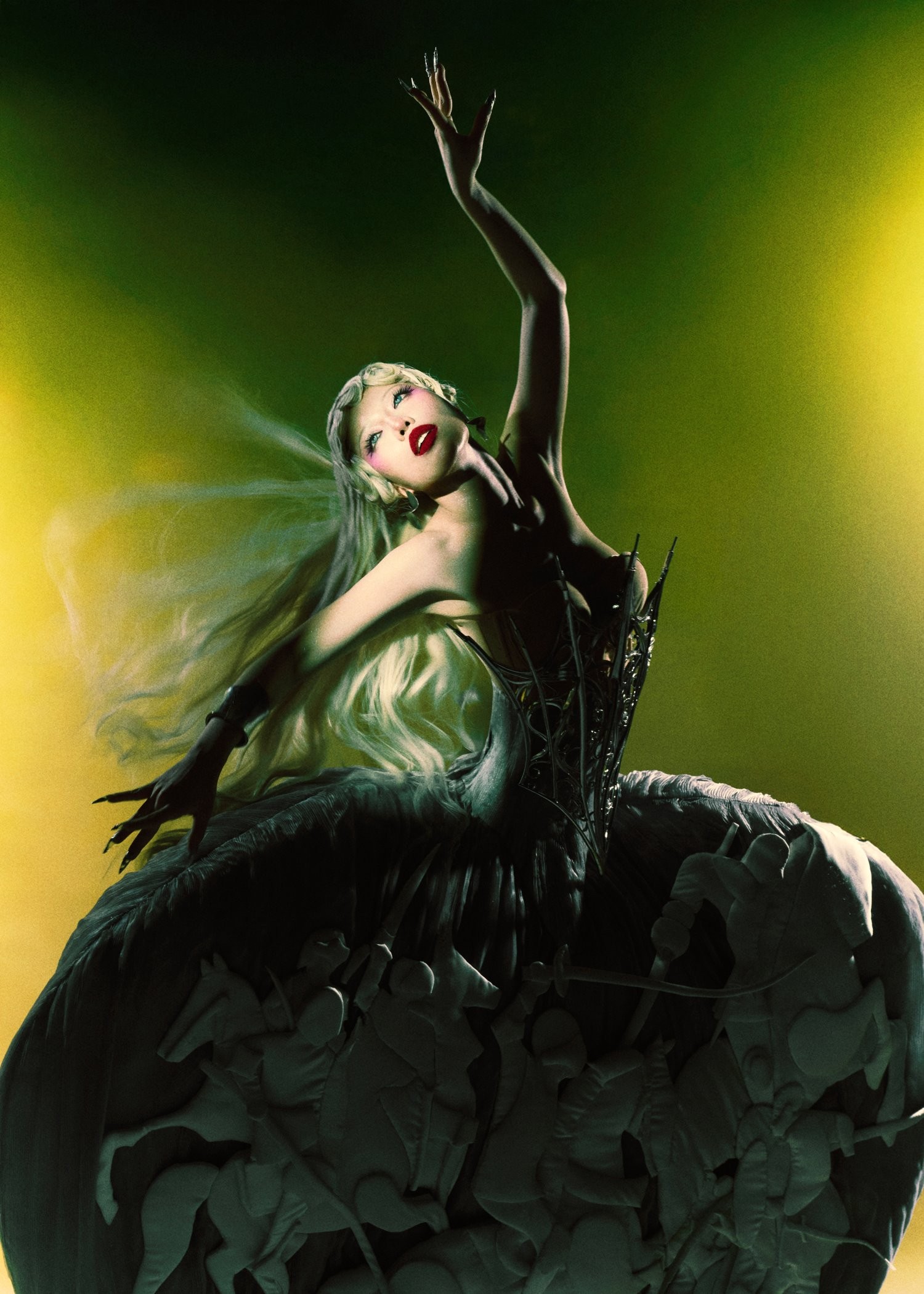 Giả Vờ: mảnh ghép mở đầu thế giới 'Giữa một vạn người' - Ảnh 2.