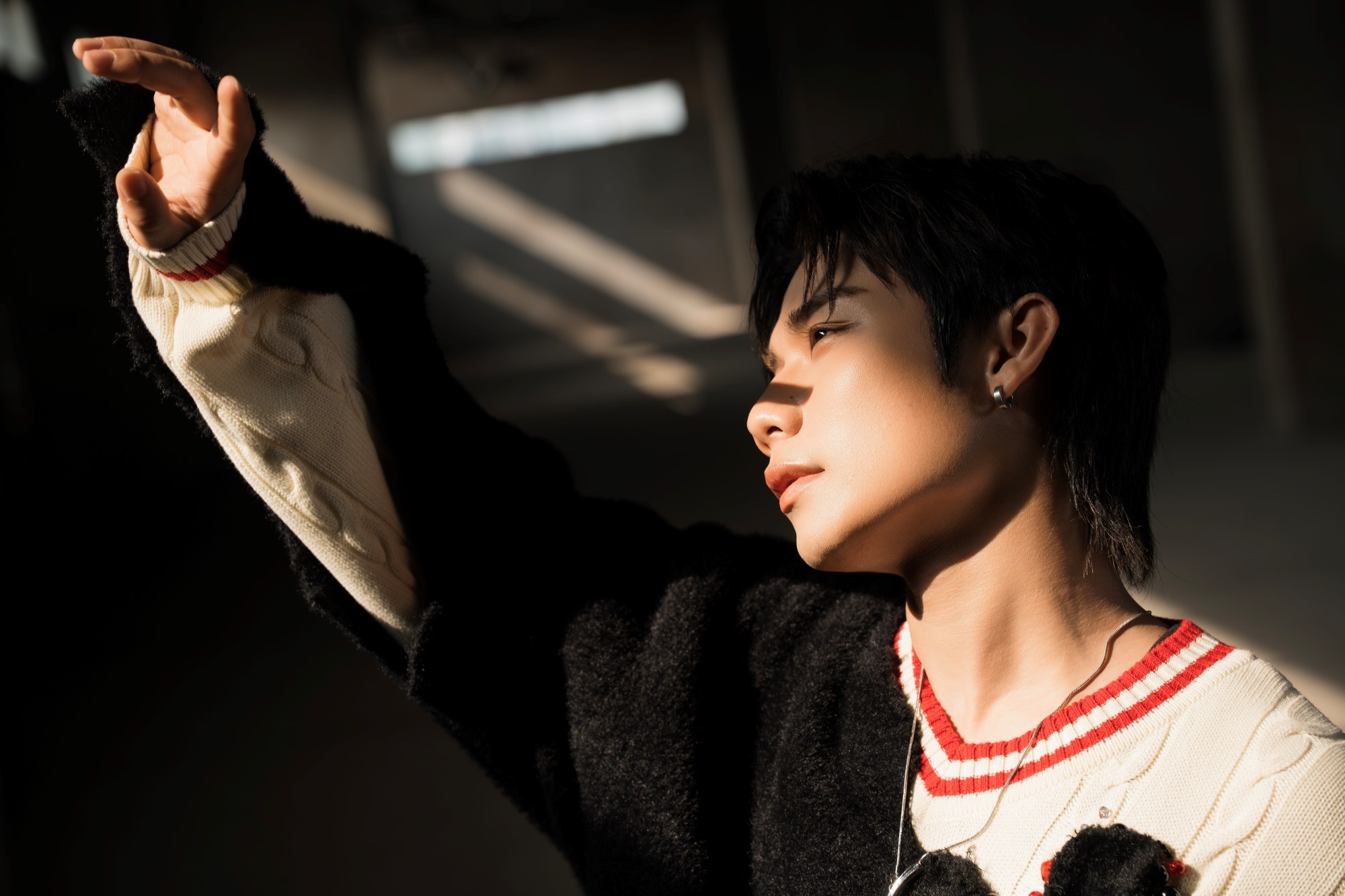 'C&oacute; lẽ' - H&agrave;nh tr&igrave;nh đối thoại nội t&acirc;m v&agrave; c&uacute; chuyển m&igrave;nh của SWAN - Ảnh 2.