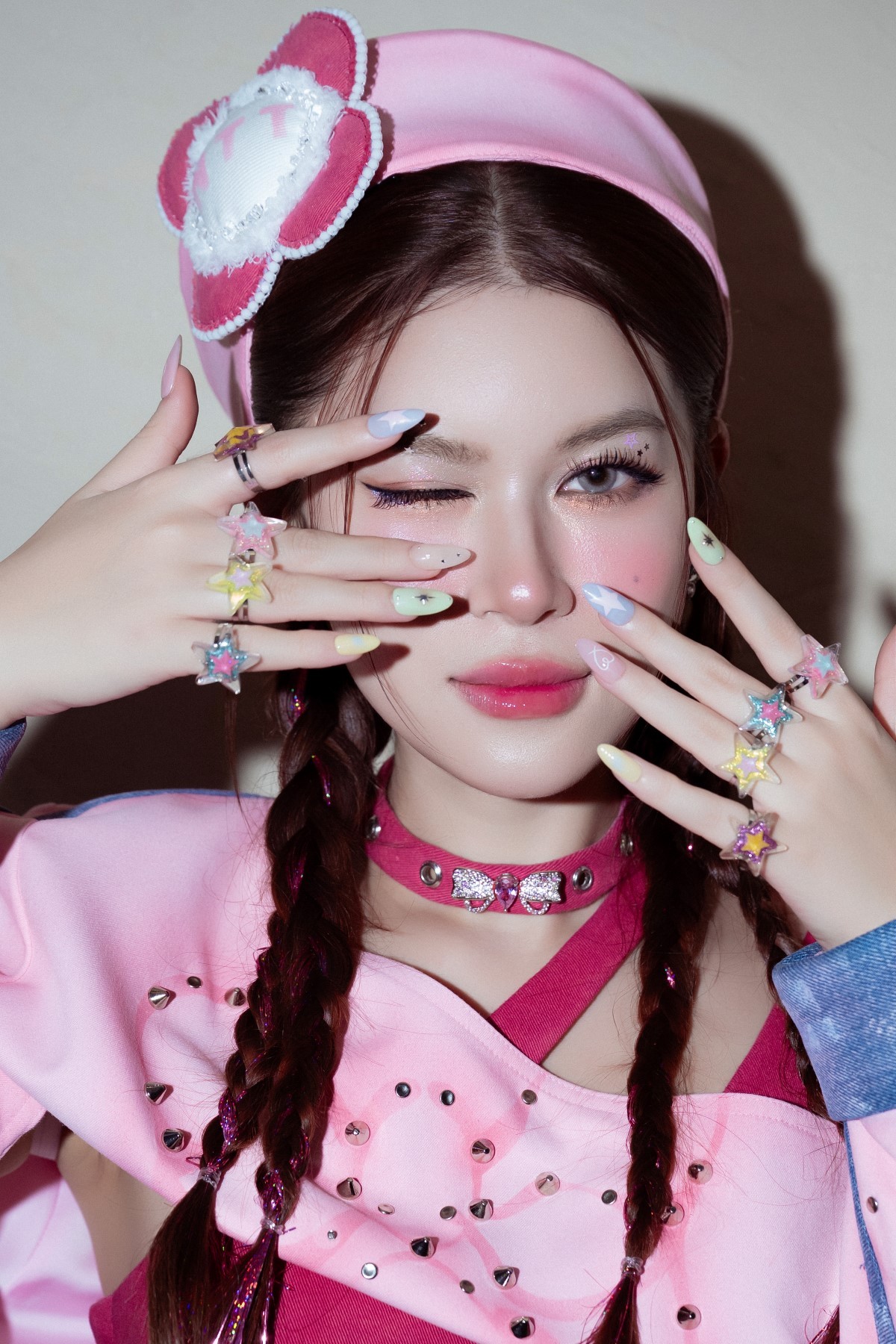 Ngọc Thanh Tâm 'bắt' 17 khách mời nổi tiếng on set MV đến 2 giờ sáng - Ảnh 1.