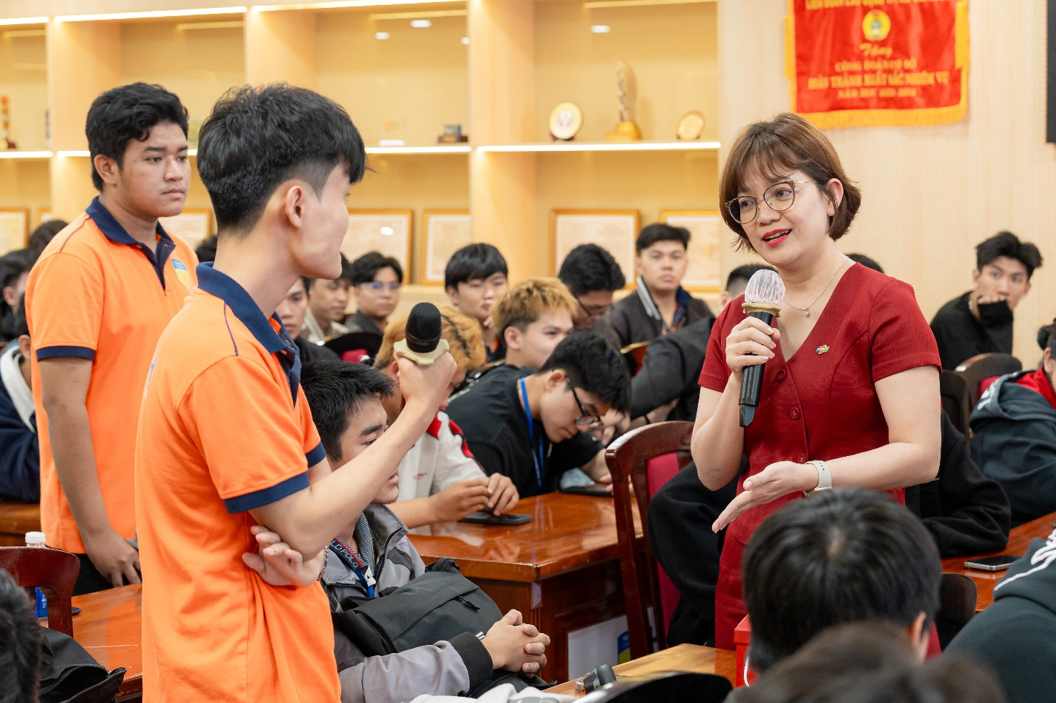 IT-ers HUTECH l&agrave;m chủ 't&uacute;i bảo bối' c&ocirc;ng nghệ v&agrave; c&ocirc;ng thức chinh phục nh&agrave; tuyển dụng- Ảnh 4.