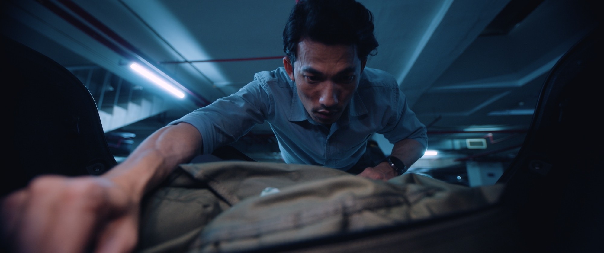 Phim về nạn lừa đảo - 'Bẫy Tiền' trở lại đường đua - Ảnh 1.