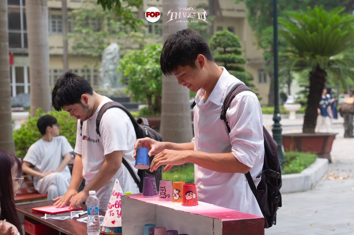Photobooth Dạ Khúc Tháng Tư 2026 - LIMINAL: Toạ độ check-in độc đáo của sinh viên Báo chí- Ảnh 5. Photobooth Dạ Khúc Tháng Tư 2026 - LIMINAL: Toạ độ check-in độc đáo của sinh viên Báo chí- Ảnh 5.