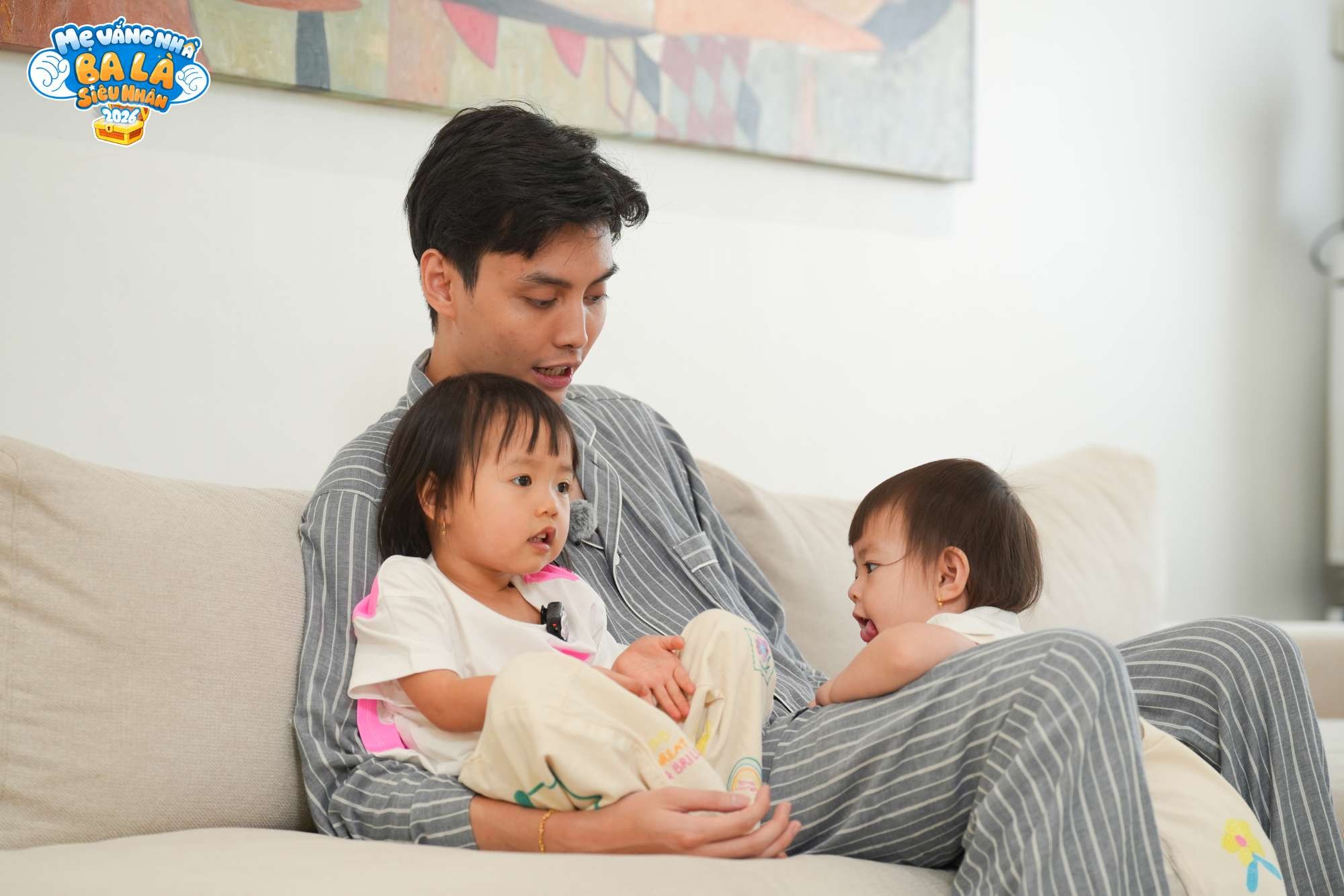 Tập 1 'Mẹ Vắng Nh&agrave; Ba L&agrave; Si&ecirc;u Nh&acirc;n 2026': Gia Đ&igrave;nh Truyền H&igrave;nh t&acirc;m đầu &yacute; hợp, mom Dương trổ t&agrave;i nội trợ - Ảnh 6.