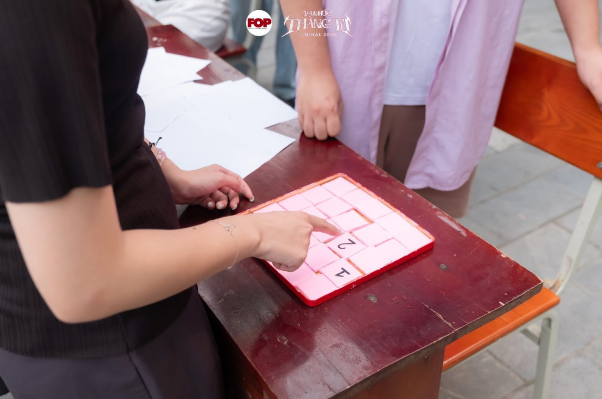 Photobooth Dạ Khúc Tháng Tư 2026 - LIMINAL: Toạ độ check-in độc đáo của sinh viên Báo chí- Ảnh 6. Photobooth Dạ Khúc Tháng Tư 2026 - LIMINAL: Toạ độ check-in độc đáo của sinh viên Báo chí- Ảnh 6.