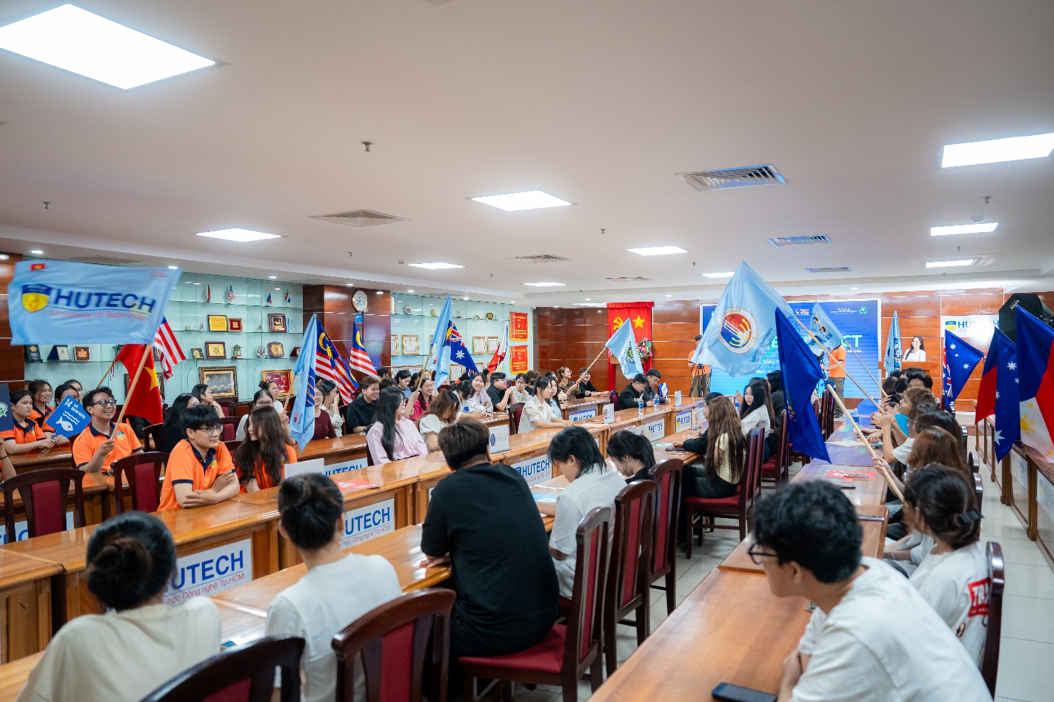 Sinh vi&ecirc;n Quan hệ c&ocirc;ng ch&uacute;ng HUTECH khởi xướng dự &aacute;n quốc tế, kết nối mạng lưới to&agrave;n cầu h&agrave;nh động v&igrave; m&ocirc;i trường- Ảnh 1.