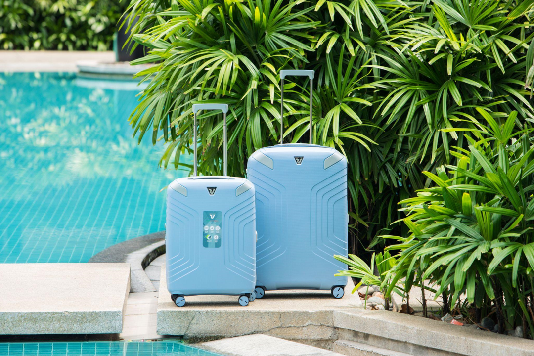 Điểm danh những mẫu vali m&agrave;u sắc 'trendy' khiến giới trẻ ph&aacute;t cuồng!- Ảnh 2.