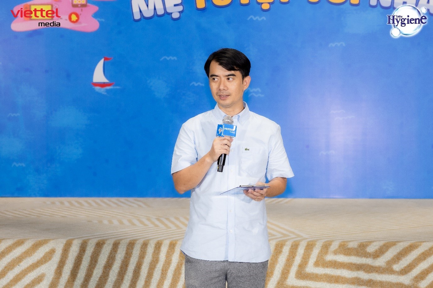 Trương Mỹ Nh&acirc;n - Ph&iacute; Ngọc Hưng giản dị nhưng vẫn bừng s&aacute;ng visual tại sự kiện 'Mẹ Vắng Nh&agrave; Ba L&agrave; Si&ecirc;u Nh&acirc;n 2026' - Ảnh 3.