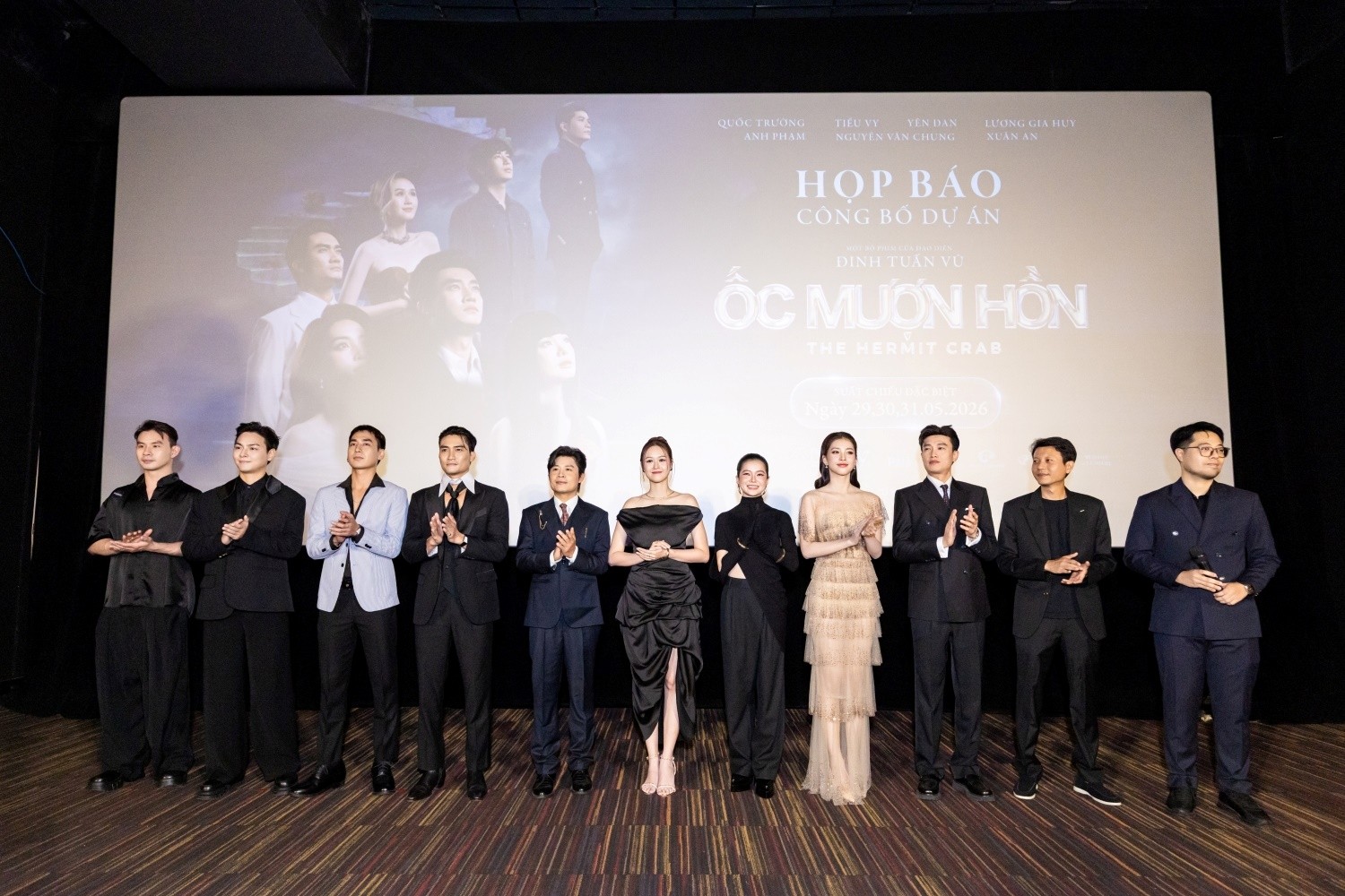 'Ốc mượn hồn': Quốc Trường &aacute;p lực khi đ&oacute;ng cảnh t&igrave;nh cảm với 3 mỹ nh&acirc;n, Tiểu Vy ch&egrave;o th&uacute;ng 4 tiếng kiệt sức - Ảnh 1.
