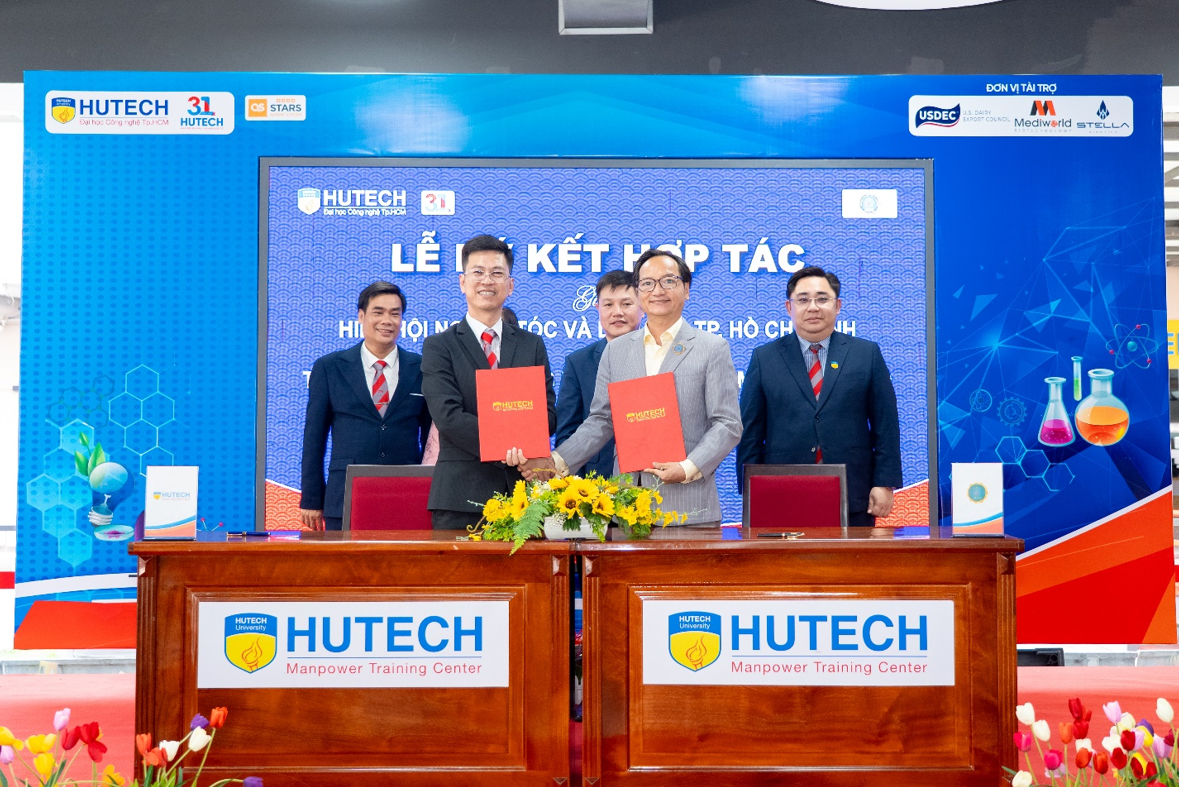 Sinh vi&ecirc;n HUTECH 'ch&agrave;o s&acirc;n' doanh nghiệp với 60 sản phẩm nghi&ecirc;n cứu xanh- Ảnh 3.
