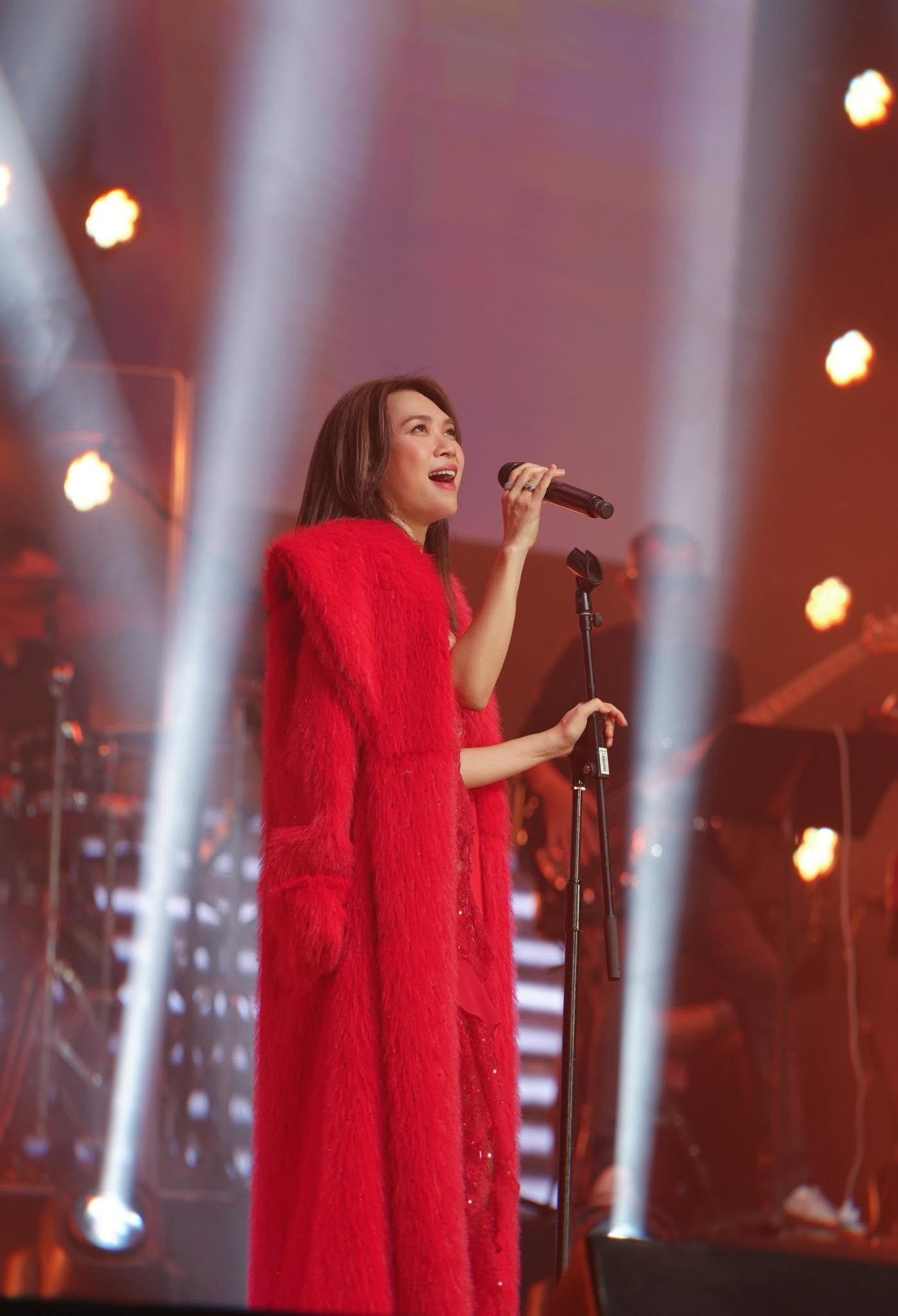 Mỹ Tâm tái hiện thanh xuân của nhiều thế hệ trong concert tại Mỹ - Ảnh 2.