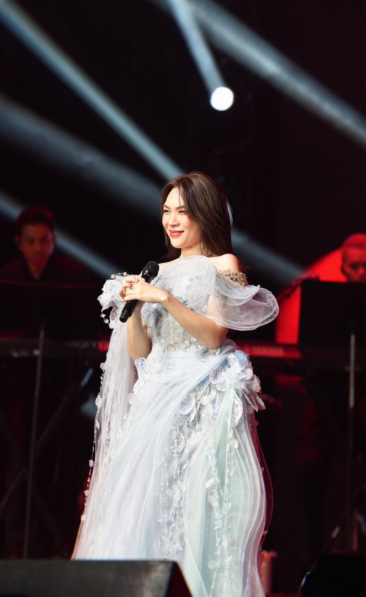 Mỹ Tâm tái hiện thanh xuân của nhiều thế hệ trong concert tại Mỹ - Ảnh 1.