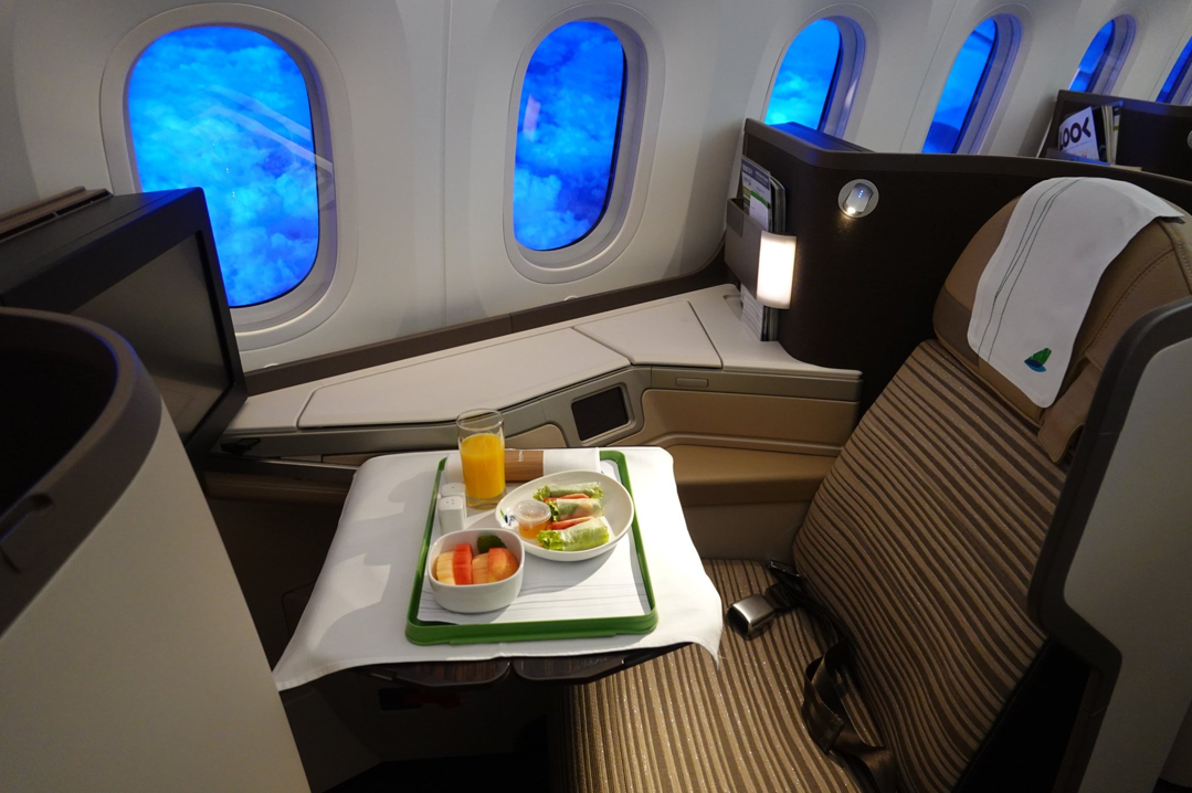 Bay hạng thương gia Bamboo Airways với deal giảm đến 500K trên Traveloka- Ảnh 2. Bay hạng thương gia Bamboo Airways với deal giảm đến 500K trên Traveloka- Ảnh 2.