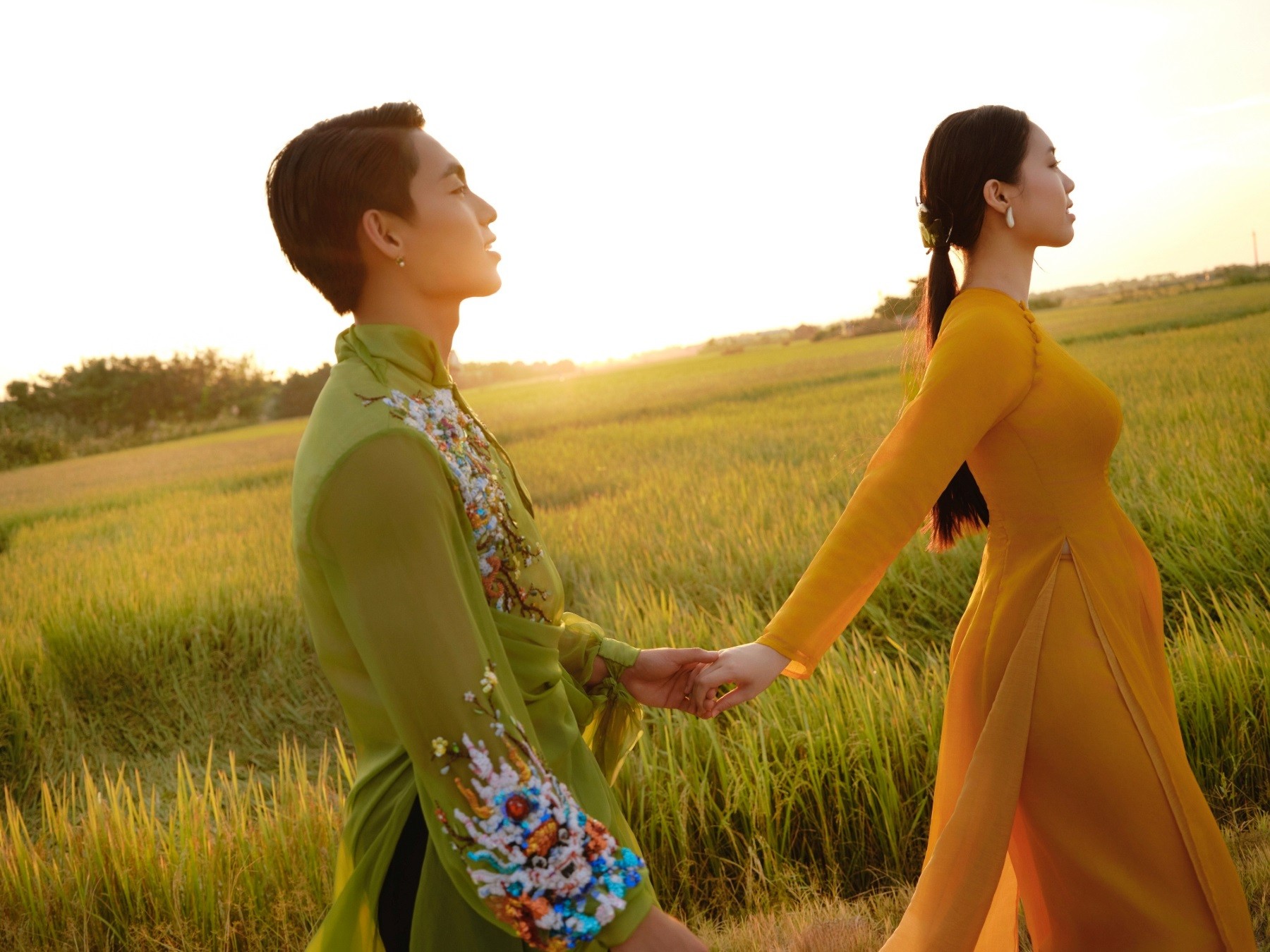 MONO mở màn album 2 bằng bản tình ca giữa Hoàng thành Huế- Ảnh 2. Nội dung chú thích ảnh