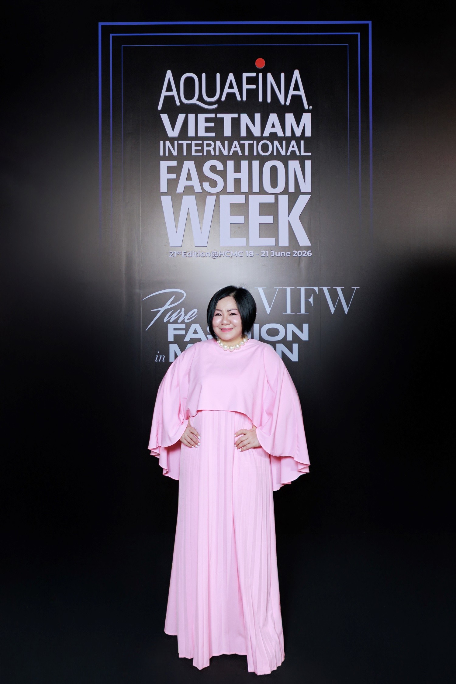Thảm đỏ AVIFW 2026: Hoa hậu Bùi Quỳnh Hoa, Phan Phương Oanh và dàn sao Vbiz đọ sắc bất phân thắng bại- Ảnh 1. Nội dung chú thích ảnh