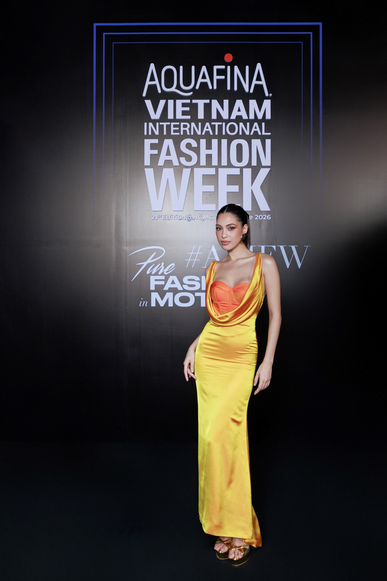 Thảm đỏ AVIFW 2026: Hoa hậu Bùi Quỳnh Hoa, Phan Phương Oanh và dàn sao Vbiz đọ sắc bất phân thắng bại- Ảnh 2. Nội dung chú thích ảnh