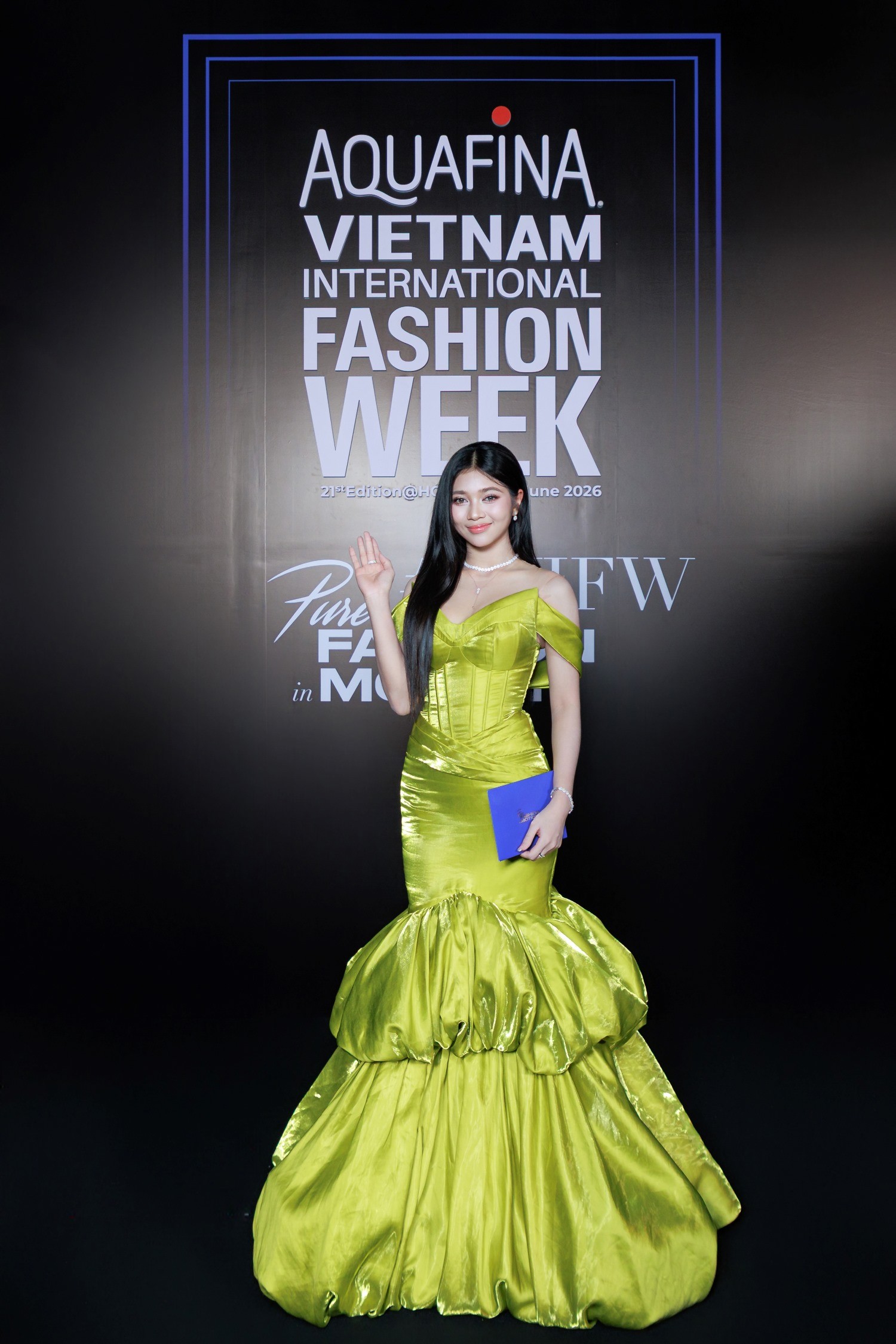 Thảm đỏ AVIFW 2026: Hoa hậu Bùi Quỳnh Hoa, Phan Phương Oanh và dàn sao Vbiz đọ sắc bất phân thắng bại- Ảnh 12. Nội dung chú thích ảnh