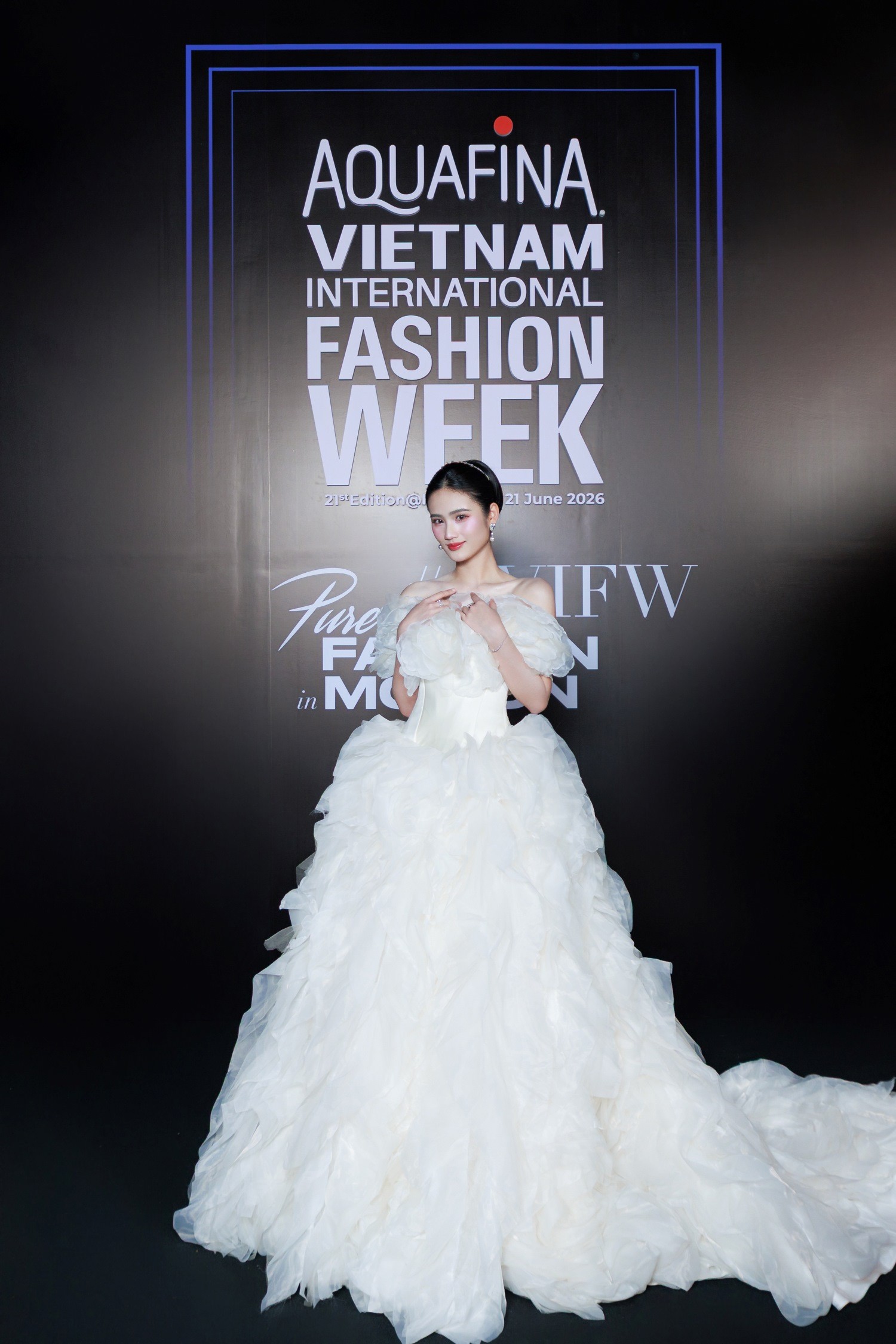 Thảm đỏ AVIFW 2026: Hoa hậu Bùi Quỳnh Hoa, Phan Phương Oanh và dàn sao Vbiz đọ sắc bất phân thắng bại- Ảnh 9. Nội dung chú thích ảnh