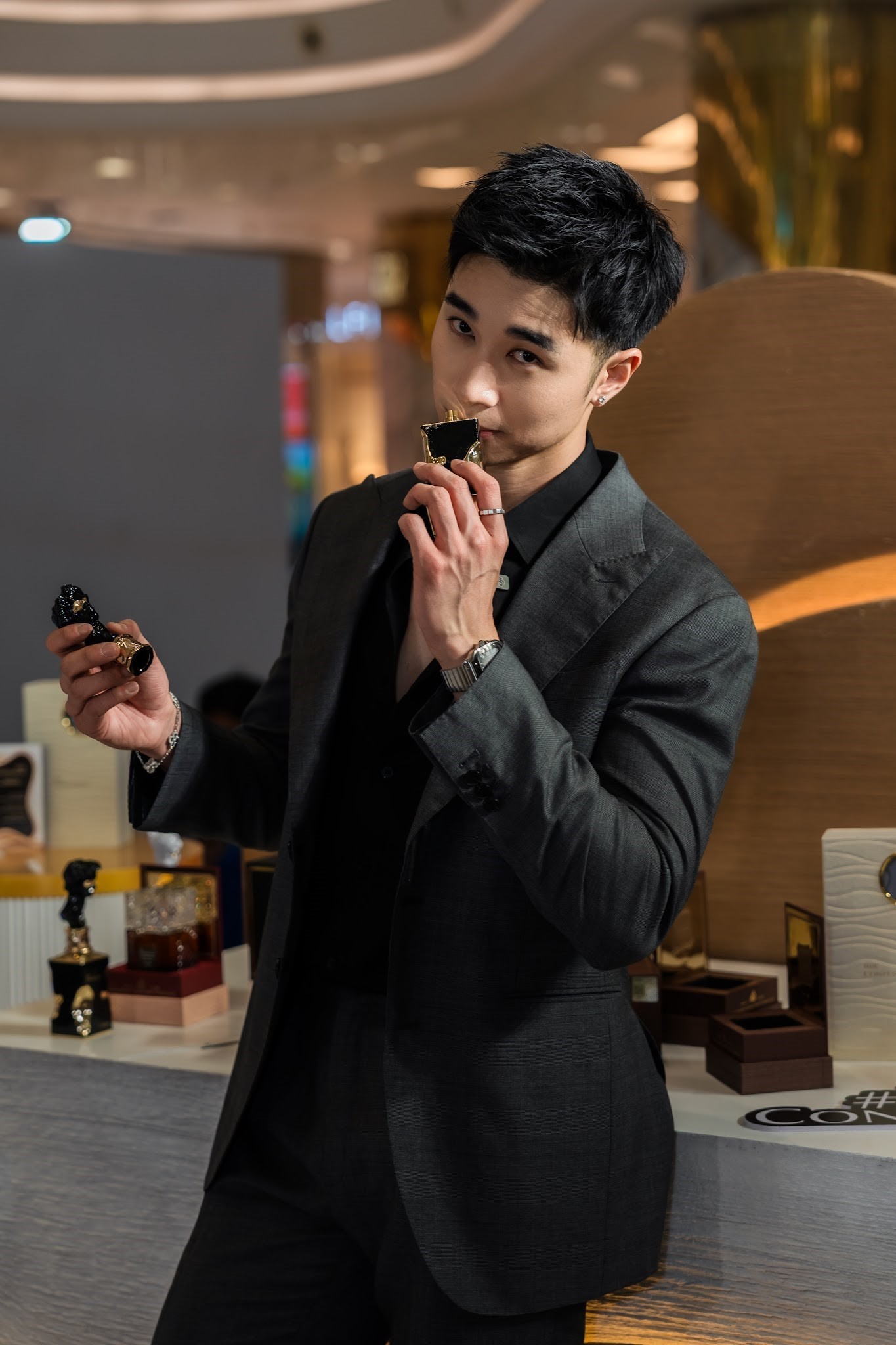 Lattafa chính thức ra mắt bộ đôi nước hoa His Confession và Her Confession tại thị trường Việt Nam - Ảnh 4.