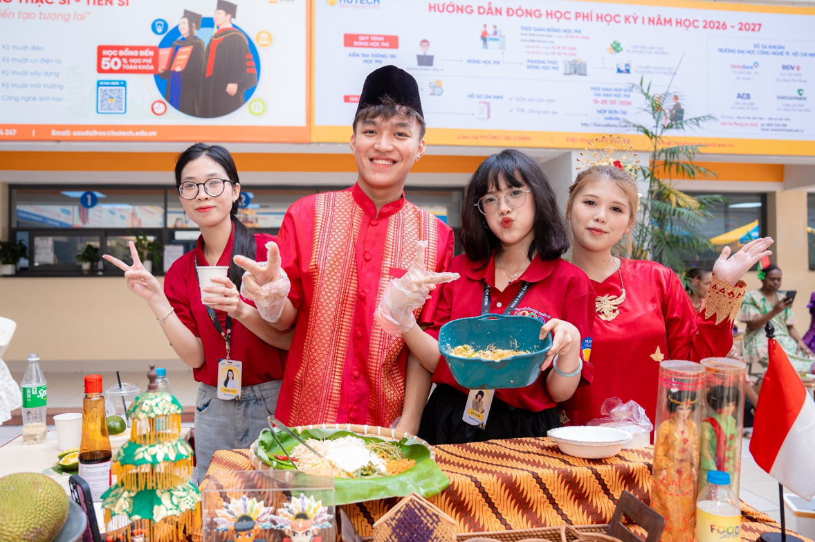 Sinh viên Quan hệ công chúng HUTECH dựng 'bản đồ vị giác' đa quốc gia- Ảnh 4.
