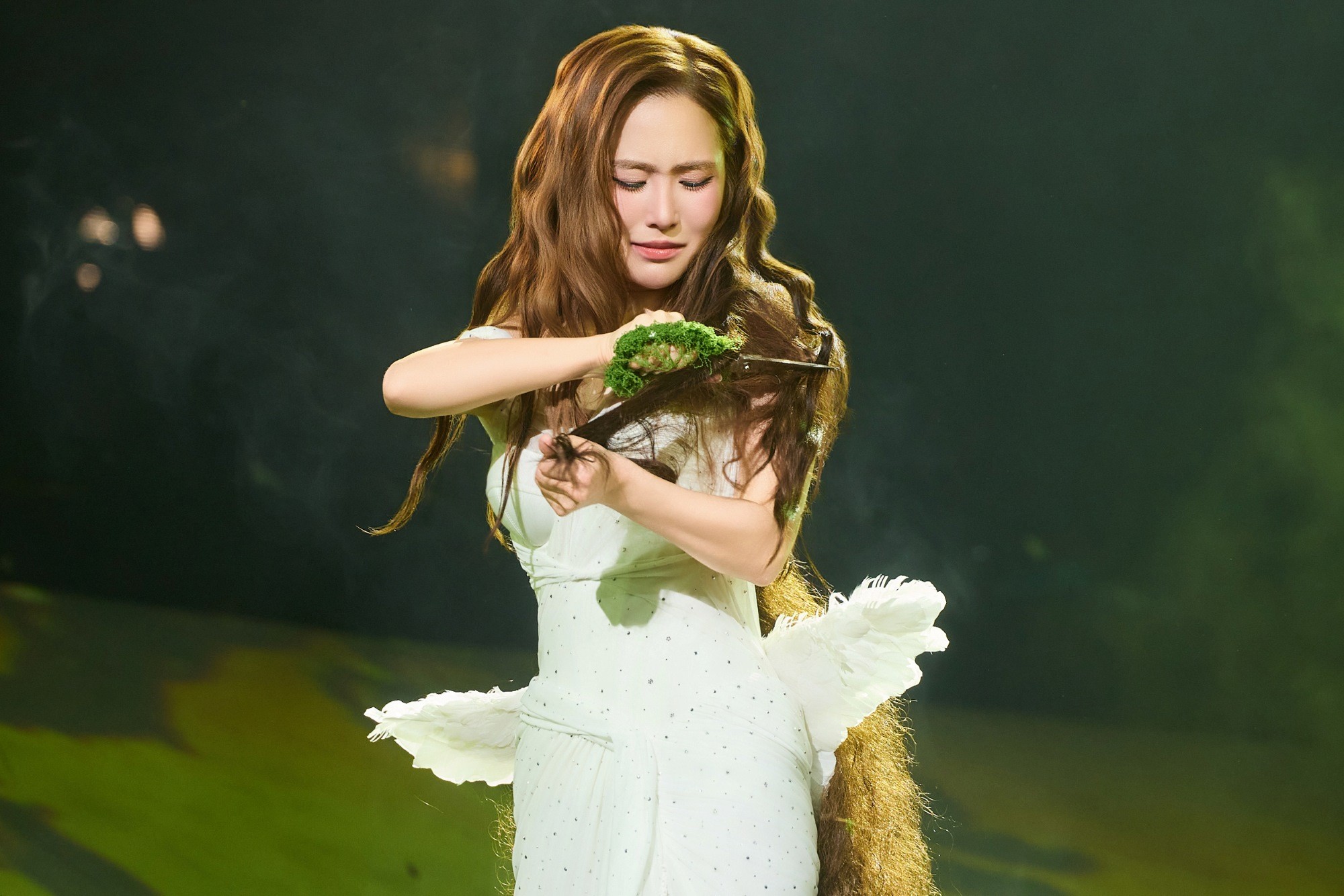 Hương Tràm kể hành trình trở về qua 'Phao Cứu Sinh Concert' - Ảnh 3.