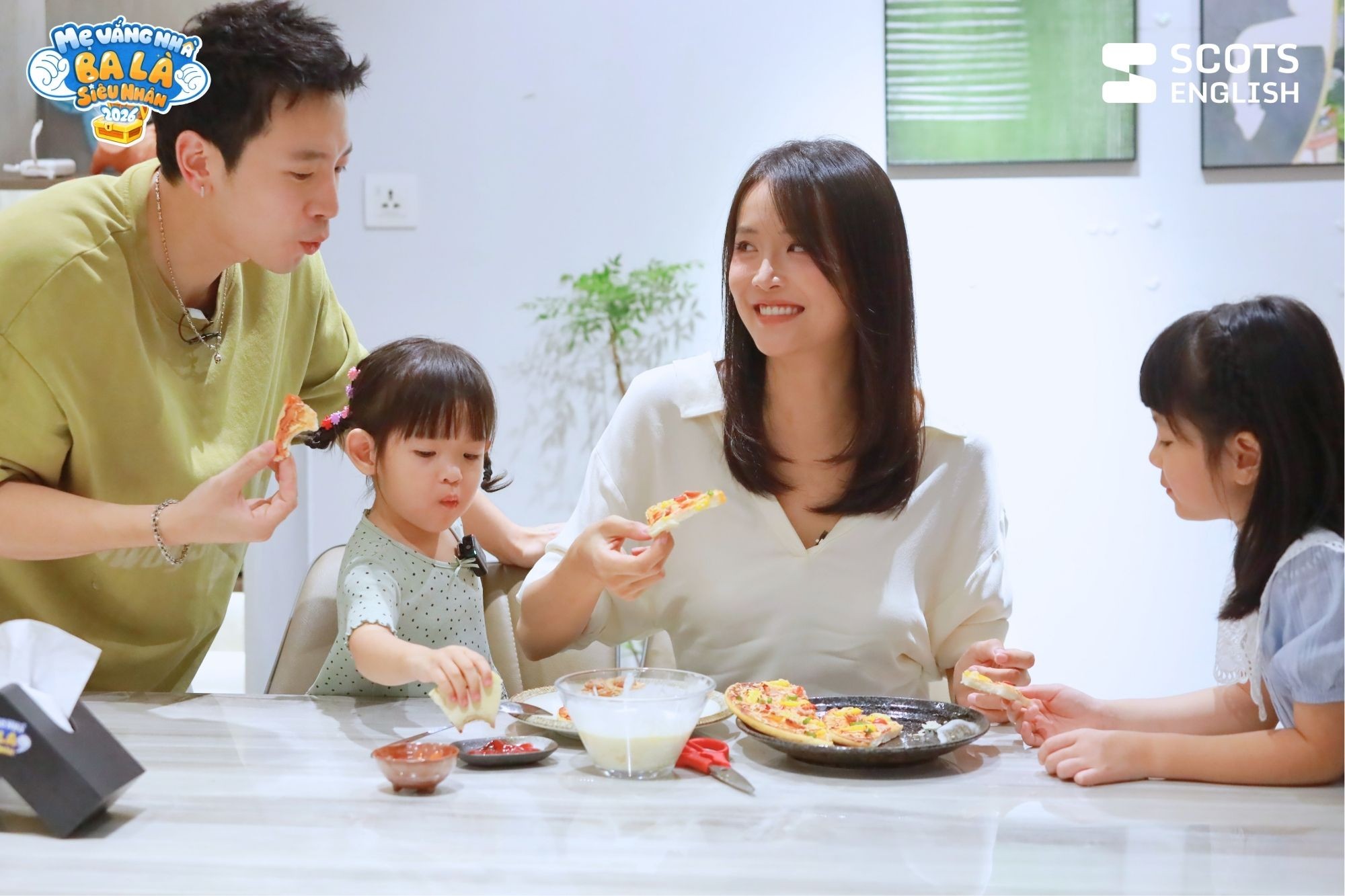 Bona và Boni lưu luyến chia tay gia đình Rhymastic - Ảnh 4.