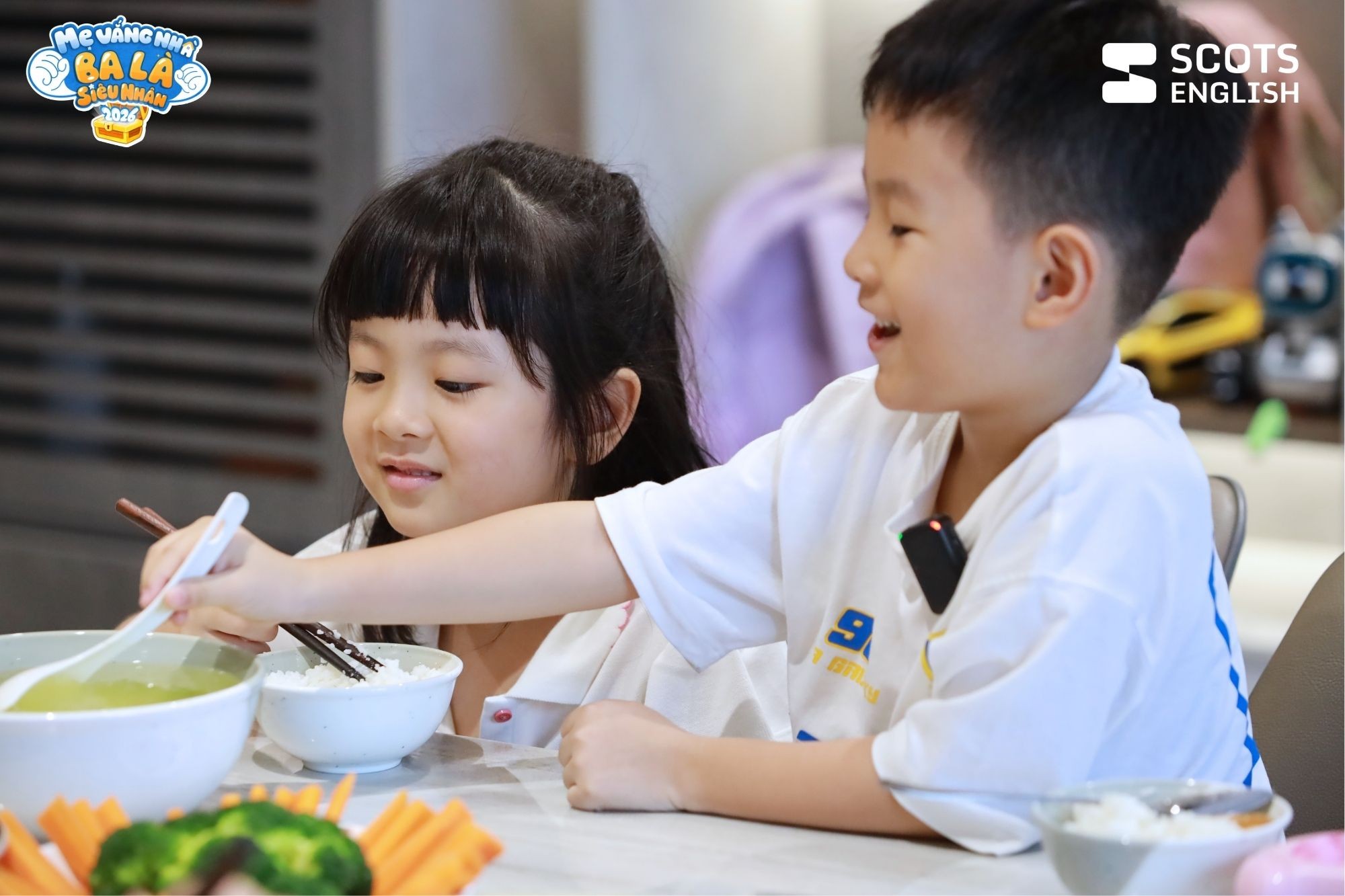 Bona và Boni lưu luyến chia tay gia đình Rhymastic - Ảnh 2.