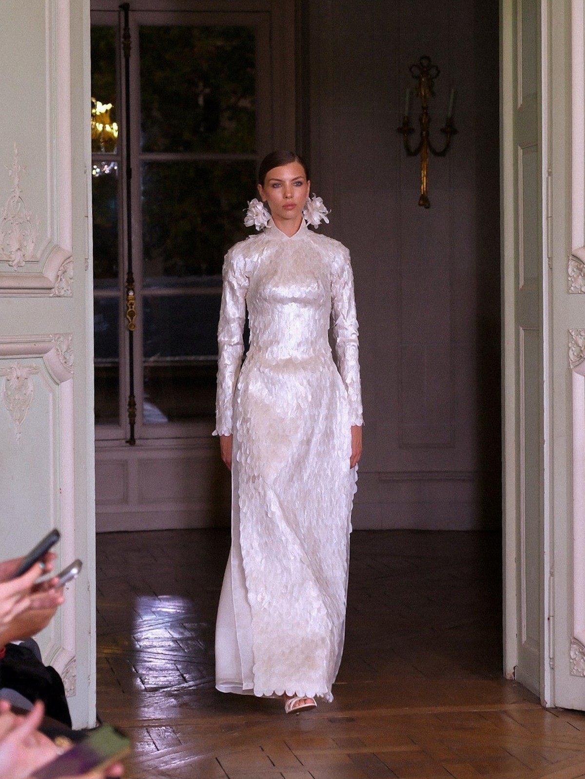 NTK Nguyễn Phúc Tuấn đưa 'Vũ Khúc Cố Đô' đến Paris Fashion Week - Ảnh 2.